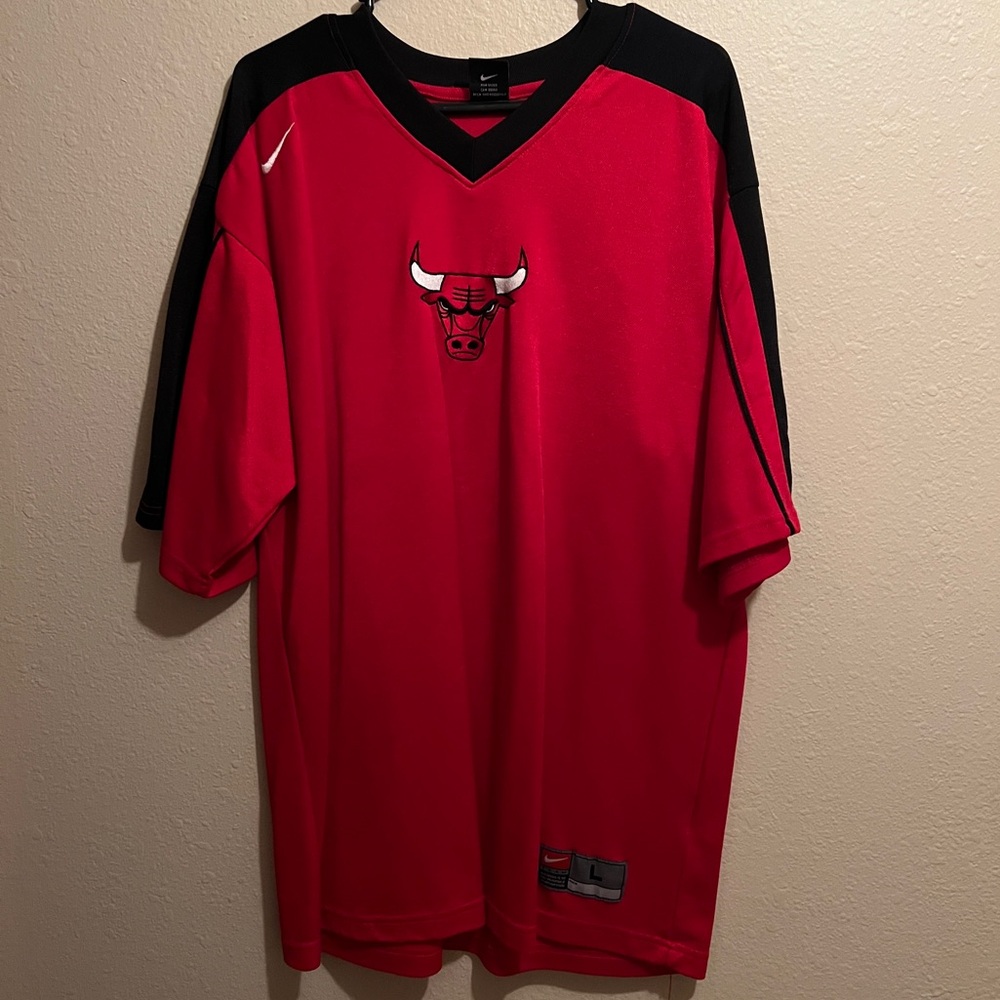 Large Nike Chicago Bulls shirt